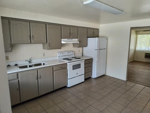 1123-1177 South Graff Circle (250 E), Orem - Kitchen 2