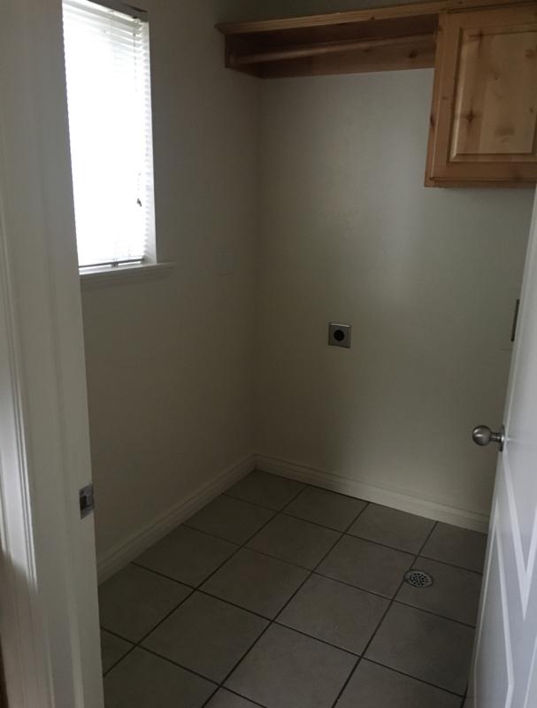 553-555 North 600 West, Provo - Laundry Room